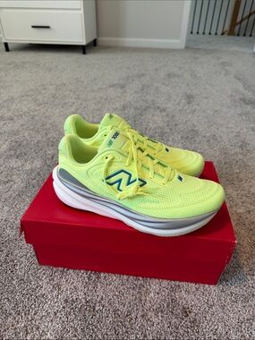 New With Box Bew Balance 1080 v15 (women’s 10)